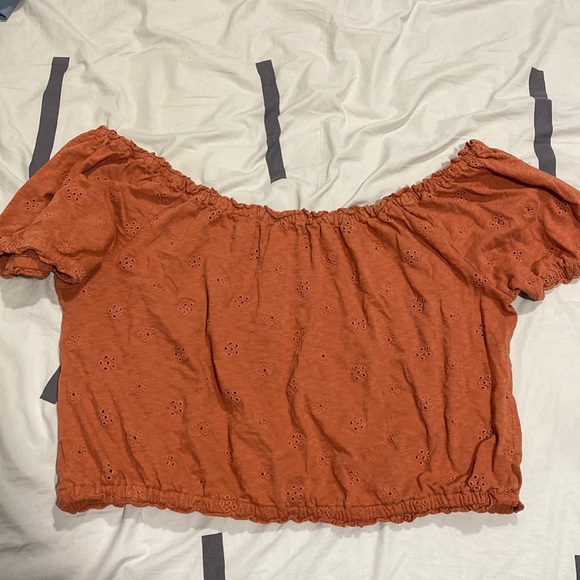 American eagle cropped boho style shirt